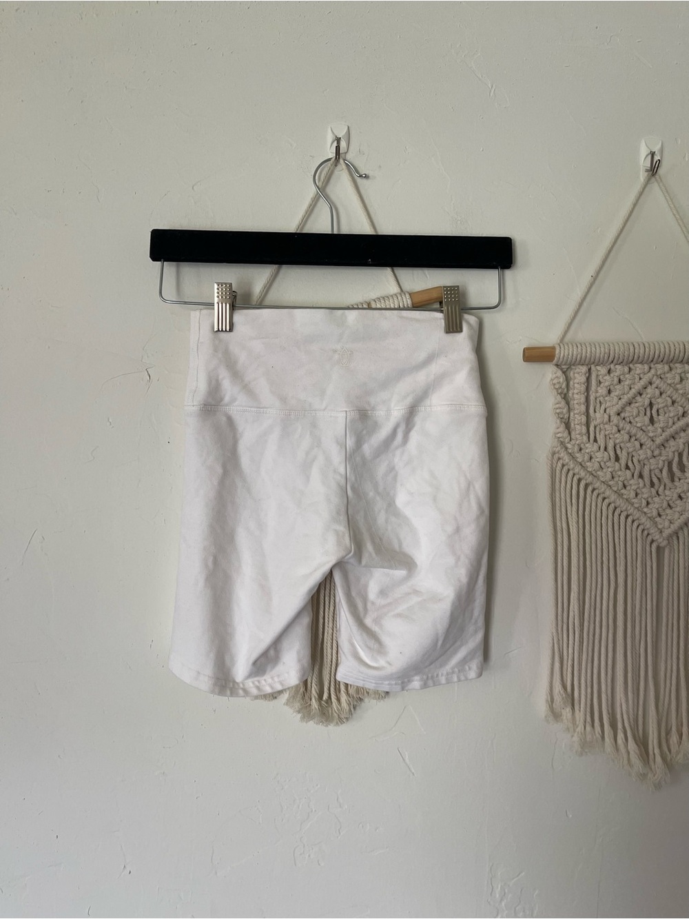Aritzia TNA white bike shorts - Picture 3 of 6